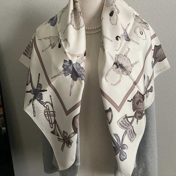 Hermes La Dance silk scarf 90 - Picture 6 of 7